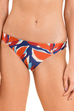 Carica l'immagine nel visualizzatore di Gallery, Gallery: Rio De Sol Slip Bottom Leaves Essential-Comfy
