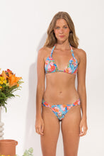 Carica l'immagine nel visualizzatore di Gallery, Model Front: Rio De Sol Slip Bottom Zinnia Mel

