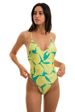 Carica l'immagine nel visualizzatore di Gallery, Model Front: Rio De Sol Intero Banana Yellow Hype
