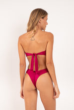 Carica l'immagine nel visualizzatore di Gallery, Model Back: Rio De Sol Reggiseno Top Shimmer-Desejo Mavi
