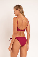 Carica l'immagine nel visualizzatore di Gallery, Model Back: Rio De Sol Slip Bottom Touch-Carmim Ibiza-Comfy
