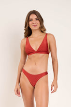 Carica l'immagine nel visualizzatore di Gallery, Model Front: Rio De Sol Reggiseno Top Shimmer-Liquor Alba
