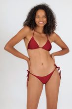 Carica l'immagine nel visualizzatore di Gallery, Model Front: Rio De Sol Slip Bottom Shimmer-Divino Ibiza-Rope
