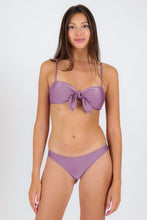 Carica l'immagine nel visualizzatore di Gallery, Model Front: Rio De Sol Completo Set Shimmer-Harmonia Bandeau-Knot Essential
