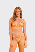 Carica l'immagine nel visualizzatore di Gallery, Model Front: Rio De Sol Slip Bottom Trail-Orange Essential
