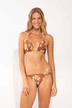 Carica l'immagine nel visualizzatore di Gallery, Model Front: Wednesday In Hawaii By Rio De Sol Slip Bottom Pua-Coco-Lilikoi Mel
