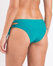 Carica l'immagine nel visualizzatore di Gallery, Image 05: Rio De Sol Slip Bottom Grove Madrid
