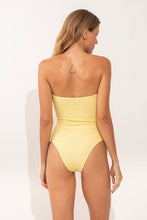 Carica l'immagine nel visualizzatore di Gallery, Model Back: Rio De Sol Intero Drift-Butterglow Tube-Op
