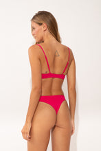 Carica l'immagine nel visualizzatore di Gallery, Model Back: Wednesday In Hawaii By Rio De Sol Reggiseno Top Guava Hana
