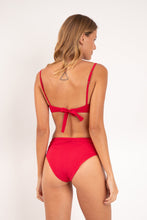 Carica l'immagine nel visualizzatore di Gallery, Model Back: Rio De Sol Slip Bottom Malibu-Malagueta Amy
