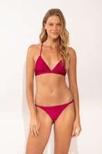 Carica l'immagine nel visualizzatore di Gallery, Model Front: Rio De Sol Slip Bottom Shimmer-Desejo Cheeky-Noa
