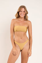 Carica l'immagine nel visualizzatore di Gallery, Model Front: Rio De Sol Completo Set Fluity-Dourado Bandeau-Reto Essential
