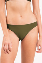 Carica l'immagine nel visualizzatore di Gallery, Gallery: Rio De Sol Slip Bottom Shimmer-Croco Essential-Comfy

