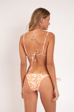 Carica l'immagine nel visualizzatore di Gallery, Model Back: Rio De Sol Slip Bottom Sahari Lacinho
