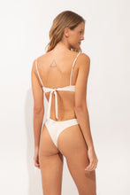 Carica l'immagine nel visualizzatore di Gallery, Model Back: Rio De Sol Slip Bottom Malibu-Natural Nara
