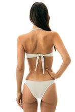 Carica l'immagine nel visualizzatore di Gallery, Model Back: Rio De Sol Slip Bottom Perola Bandeau
