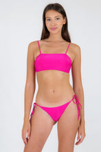 Carica l'immagine nel visualizzatore di Gallery, Model Front: Rio De Sol Slip Bottom Amaranto Ibiza-Comfy

