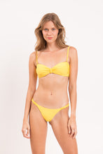 Carica l'immagine nel visualizzatore di Gallery, Model Front: Rio De Sol Completo Set Amarelo Bandeau-Crispy Cheeky-Crispy

