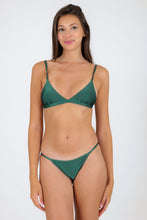 Carica l'immagine nel visualizzatore di Gallery, Model Front: Rio De Sol Slip Bottom Palace California
