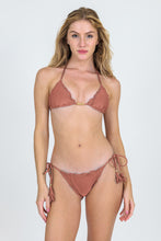 Carica l'immagine nel visualizzatore di Gallery, Model Front: Rio De Sol Slip Bottom Shimmer-Copper Frufru-Comfy
