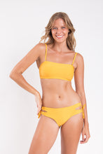 Carica l'immagine nel visualizzatore di Gallery, Model Front: Rio De Sol Completo Set Solar Bandeau-Reto Madrid
