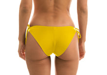 Carica l'immagine nel visualizzatore di Gallery, Model Back: Rio De Sol Slip Bottom Uv-Melon Comfort
