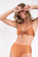 Carica l&#39;immagine nel visualizzatore di Gallery, Bottom Nocciola Hotpants
