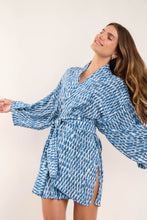 Carica l&#39;immagine nel visualizzatore di Gallery, Chuva Kimono
