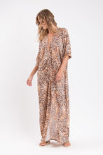 Carica l&#39;immagine nel visualizzatore di Gallery, Leopard Long Dress
