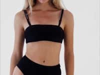 Carica e avvia il video nel visualizzatore di galleria, Video: Rio De Sol Completo Set Shimmer-Black Bandeau-Reto Hotpants
