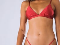 Carica e avvia il video nel visualizzatore di galleria, Video: Rio De Sol Reggiseno Top Shimmer-Divino Tri-Fixo
