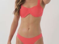 Carica e avvia il video nel visualizzatore di galleria, Video: Rio De Sol Slip Bottom Malibu-Folia Essential-Comfy
