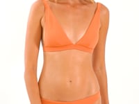 Carica e avvia il video nel visualizzatore di galleria, Video: Rio De Sol Reggiseno Top Sand-Argila Alba
