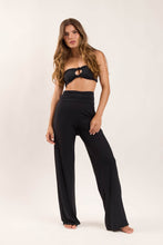 Carica l&#39;immagine nel visualizzatore di Gallery, Model Front: Rio De Sol Pantaloni Da Spiaggia Black Pants Knot
