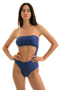 Model Front: Rio De Sol Intero Body Kiwanda Denim Rio