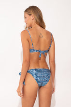 Carica l&#39;immagine nel visualizzatore di Gallery, Model Back: Rio De Sol Slip Bottom Chuva Gisele
