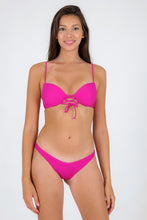 Carica l&#39;immagine nel visualizzatore di Gallery, Model Front: Rio De Sol Slip Bottom Cotele-Amaranto Lisboa

