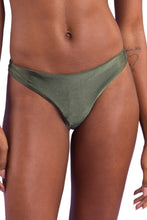 Carica l&#39;immagine nel visualizzatore di Gallery, Gallery: Rio De Sol Slip Bottom Croco Essential
