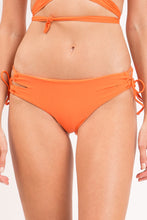 Carica l&#39;immagine nel visualizzatore di Gallery, Gallery: Rio De Sol Slip Bottom Dende Madrid
