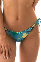 Carica l&#39;immagine nel visualizzatore di Gallery, Gallery: Rio De Sol Slip Bottom Flower Geometric Transp Comfort
