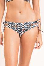 Carica l&#39;immagine nel visualizzatore di Gallery, Gallery: Rio De Sol Slip Bottom Ikat Madrid
