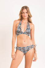 Carica l&#39;immagine nel visualizzatore di Gallery, Model Front: Rio De Sol Slip Bottom Ikat Madrid
