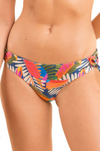 Carica l&#39;immagine nel visualizzatore di Gallery, Gallery: Rio De Sol Slip Bottom Jungle Madrid
