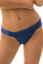 Carica l&#39;immagine nel visualizzatore di Gallery, Gallery: Rio De Sol Slip Bottom Kiwanda Denim Band Comfort
