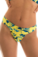 Carica l&#39;immagine nel visualizzatore di Gallery, Gallery: Rio De Sol Slip Bottom Lemon Flower Tri Cos
