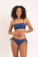 Carica l&#39;immagine nel visualizzatore di Gallery, Model Front: Rio De Sol Slip Bottom Navy Madrid
