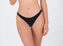 Carica l&#39;immagine nel visualizzatore di Gallery, Model Front: Rio De Sol Slip Bottom Nero Essential-Comfy
