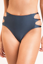 Carica l&#39;immagine nel visualizzatore di Gallery, Image 13: Rio De Sol Slip Bottom Nocciola High-Waist-Spin
