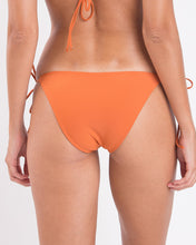 Carica l&#39;immagine nel visualizzatore di Gallery, Image 05: Rio De Sol Slip Bottom Ocre Lacinho
