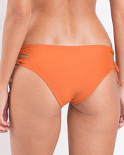 Carica l&#39;immagine nel visualizzatore di Gallery, Image 05: Rio De Sol Slip Bottom Ocre Madrid
